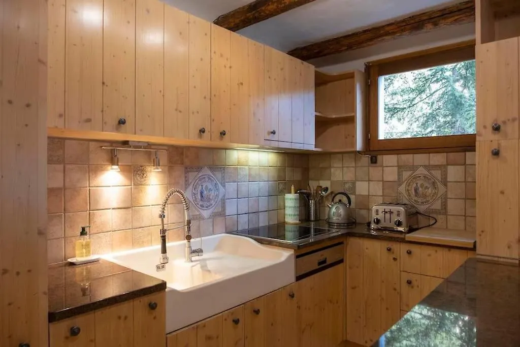 Apartment Chalet Des Ecureuils - Grand Chalet Familial Proche Des Pistes Avec Parking Courchevel
